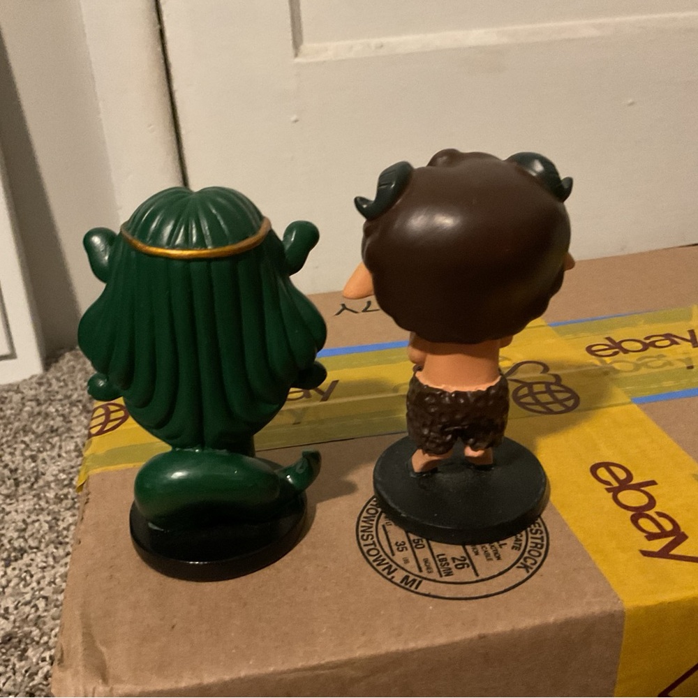 Summit Collection Figurines - Picture 2 of 6